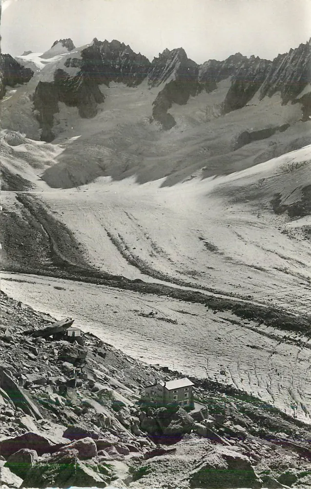 Monte Branco — vista do glaciar da Mer de Glace — editor não identificado - Frente