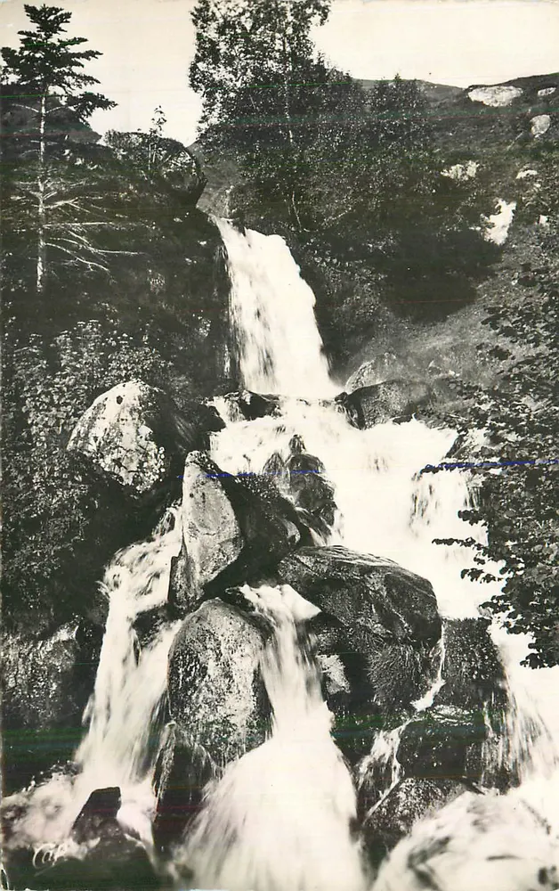 Waterval in de bergen — uitgever niet zichtbaar - Voorkant