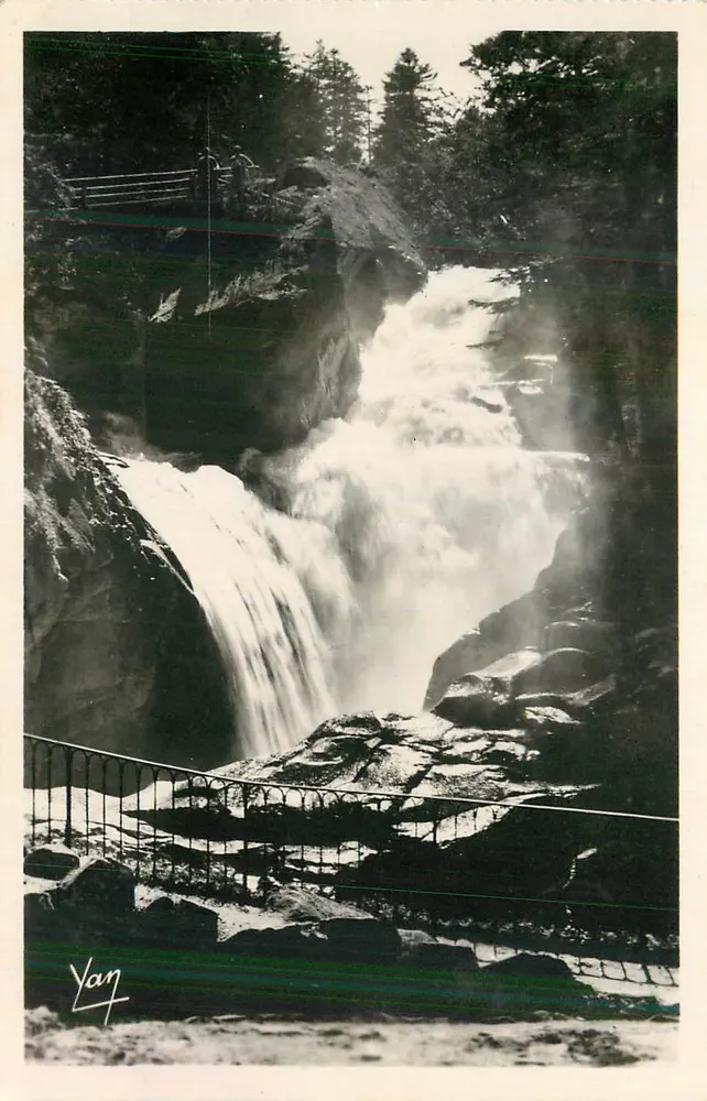Cachoeira — vista panorâmica — Yan - Frente
