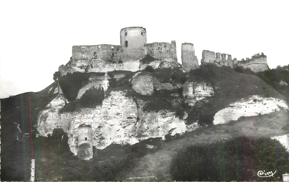 Castelo de La Roche — ruínas sobre falésia — editor Cim, número de série ilegível - Frente