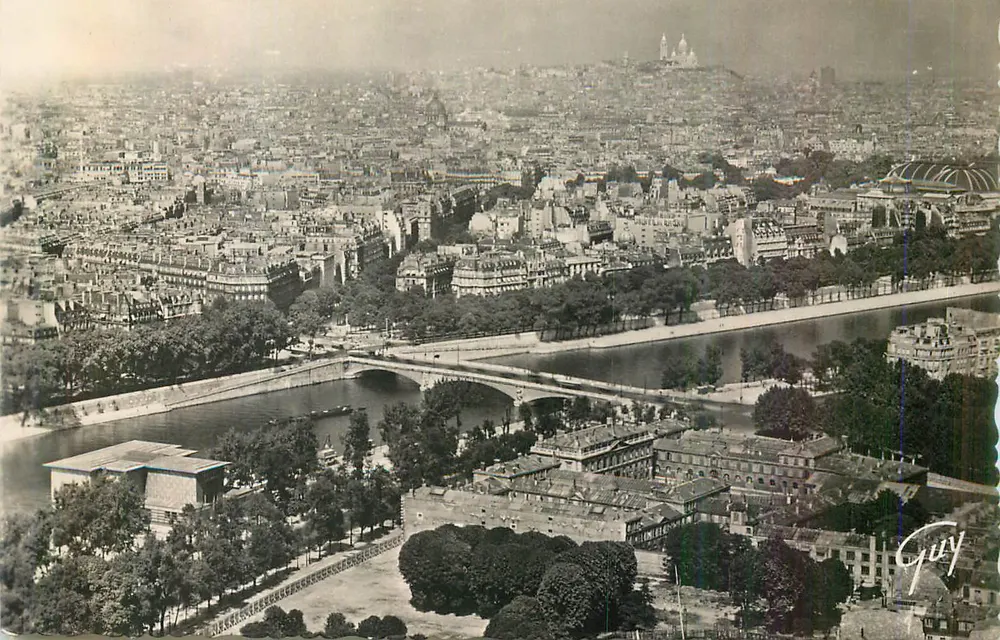 Luftbild von Paris — Heiliges Herz sichtbar — Verlag Guy - Vorderseite