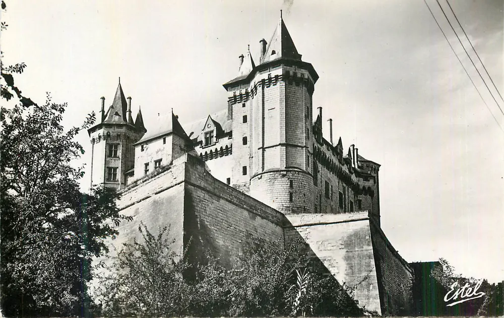 Castelo de Château-Chinon — vista panorâmica — Étel - Frente