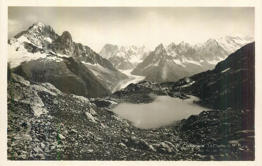 Chamonix — Widok na łańcuch Alp Miejskich z jeziora Białego — wydawca nieznany - Awers