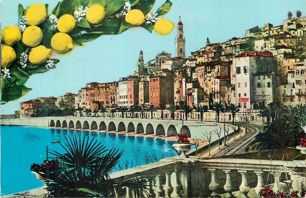 Cannes — vue du port et du quartier de la Croisette — éditeur Dubonnet, n° de série non visible - Recto