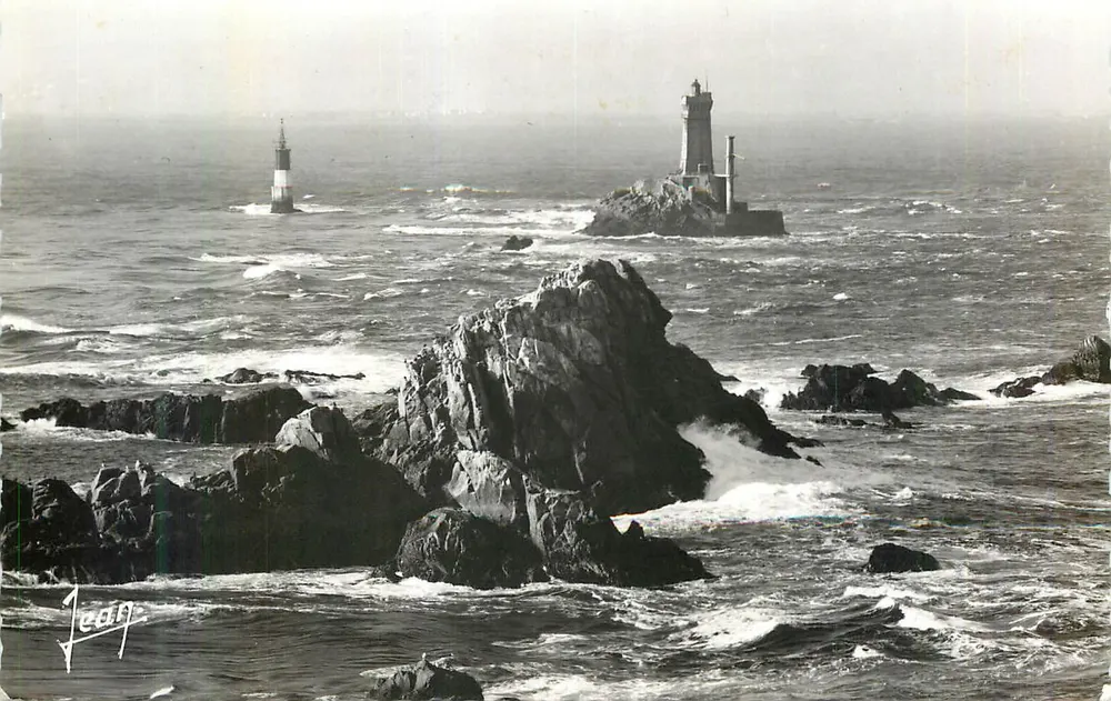 Phare de l'île de Sein — Phare de l'île de Sein — éditeur Lecin - Recto
