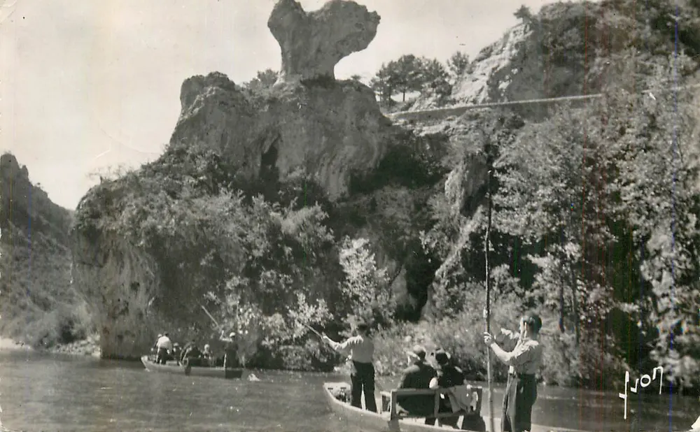 Gorges de la Dordogne — rocher en forme de tête — éditeur non visible - Recto