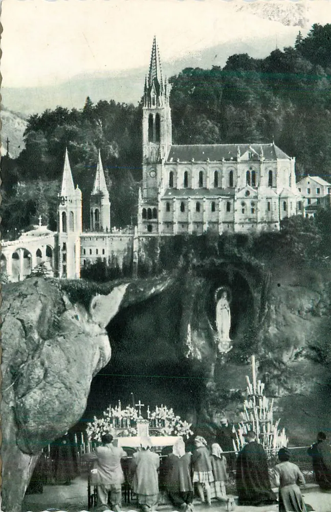 Nossa Senhora da Gruta — Lourdes — Editor não identificável - Frente