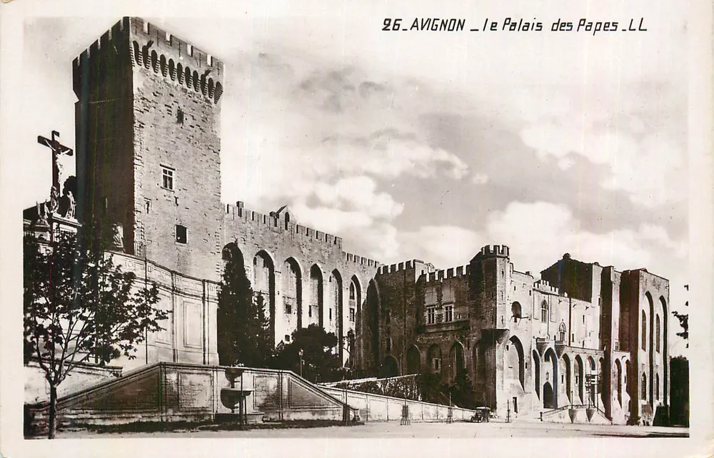 Avignon — O Palácio dos Papas — LL - Frente