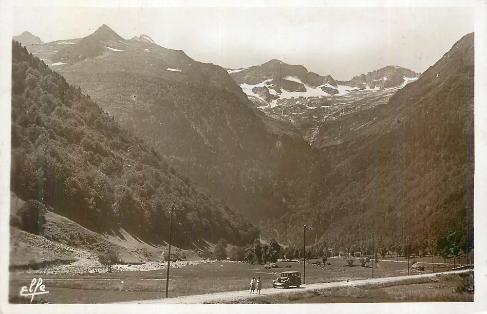 Vale da Elba — paisagem montanhosa com glaciar — Editor Elbe - Frente