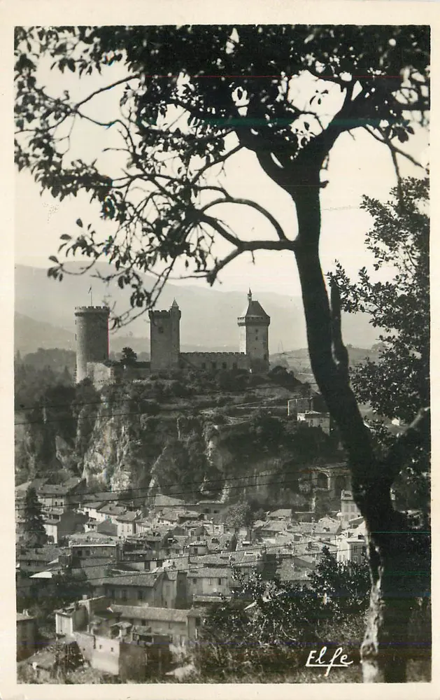 Castelo de Falaise — vista panorâmica — Editor Elfe - Frente