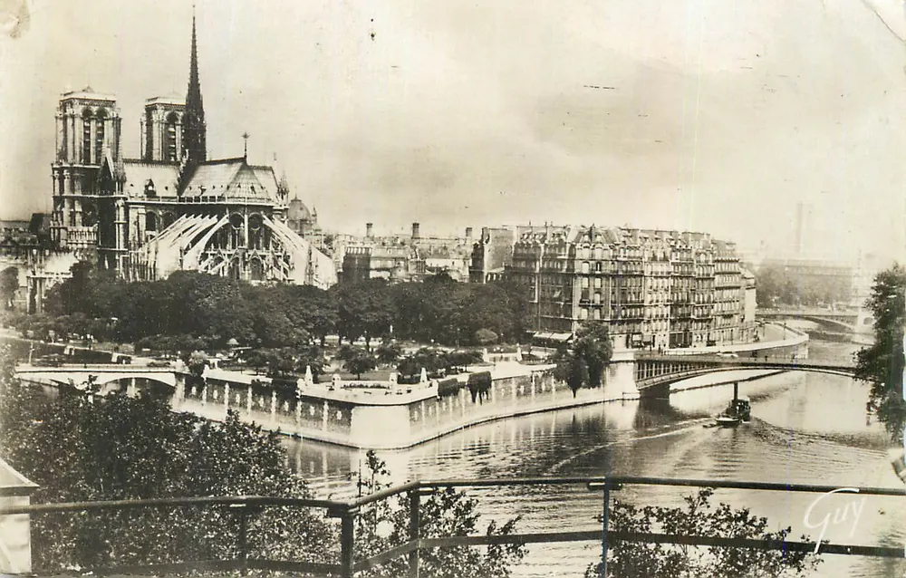 Notre-Dame van Parijs — uitzicht vanaf de Seine — Guy - Voorkant