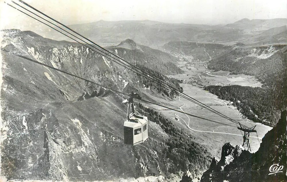 Cable-car du Mont Aigoual — vue panoramique — Cap - Recto