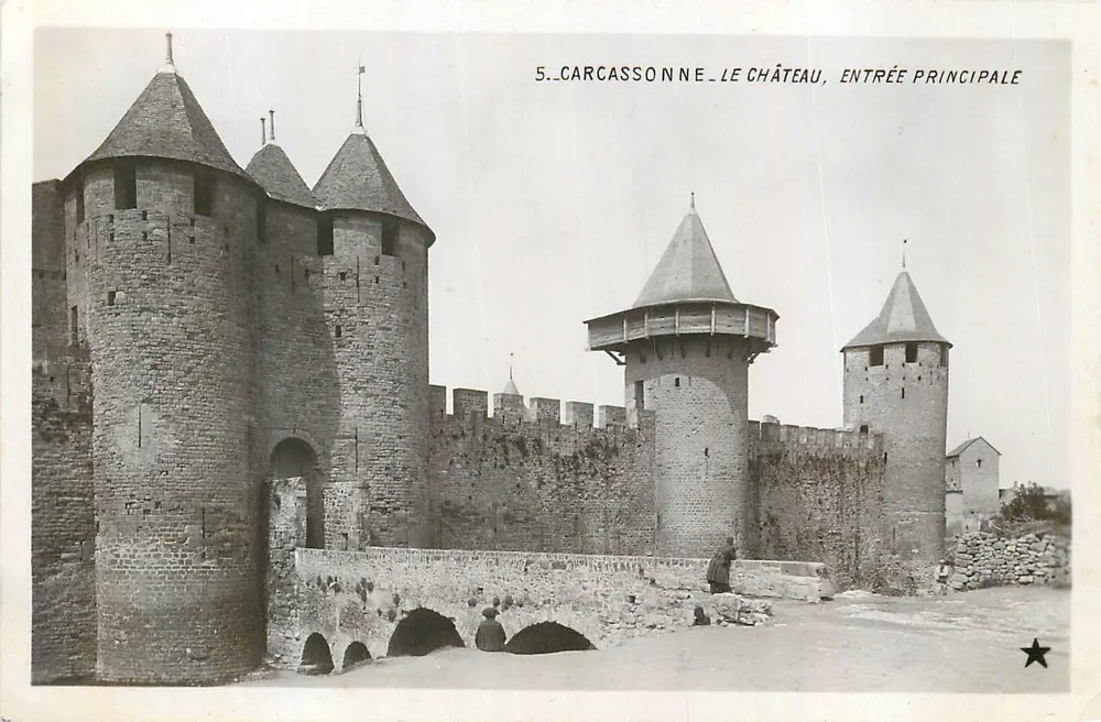 Carcassonne - O Castelo, Entrada Principal — editor desconhecido, n° 5 - Frente