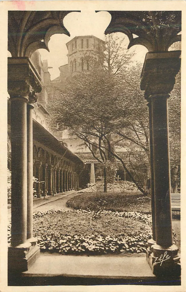 Jardim do claustro — vista da torre — Editor Elfe - Frente