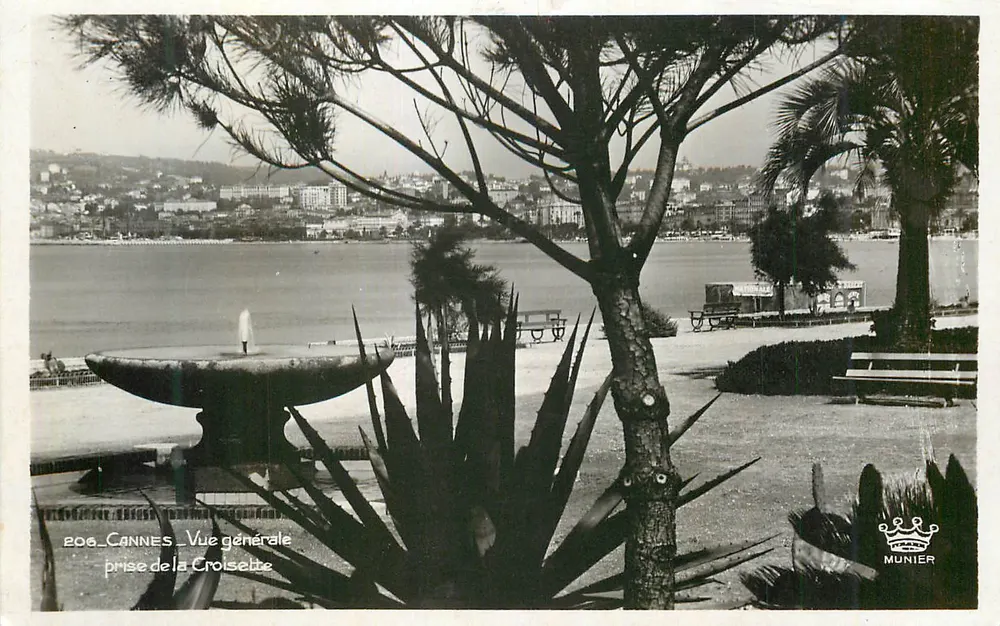 Cannes — Vista geral tirada da Croisette — Munier, n°206 - Frente