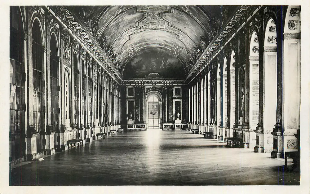 Sala do Castelo de Versailles — vista interior — editor não identificado - Frente