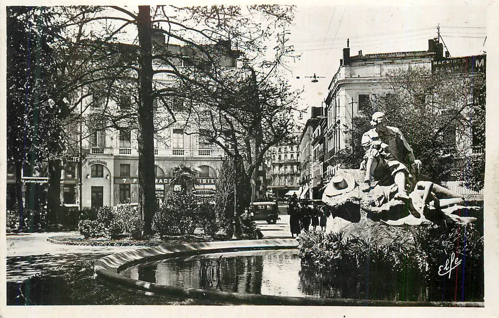 Fonte da Praça da República — Paris — editor 'elle' n° 1234 - Frente