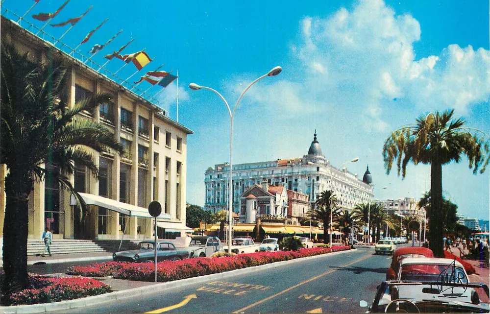 Hotel de Ville de Nice — vista da promenade des Anglais — editor não visível - Frente