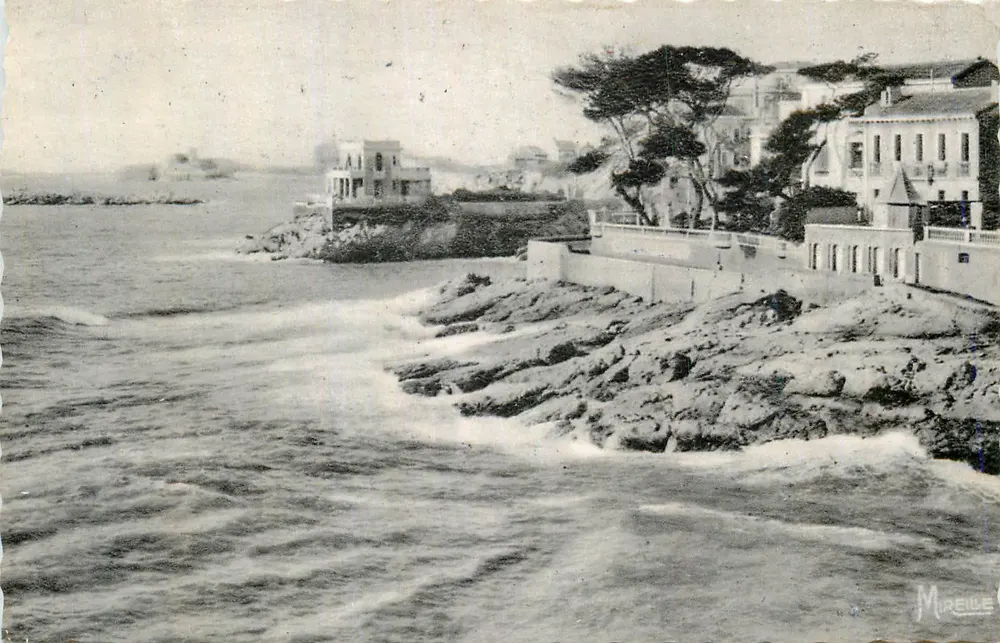 Vista da costa em Mireille — editor Mireille, número de série não visível - Frente