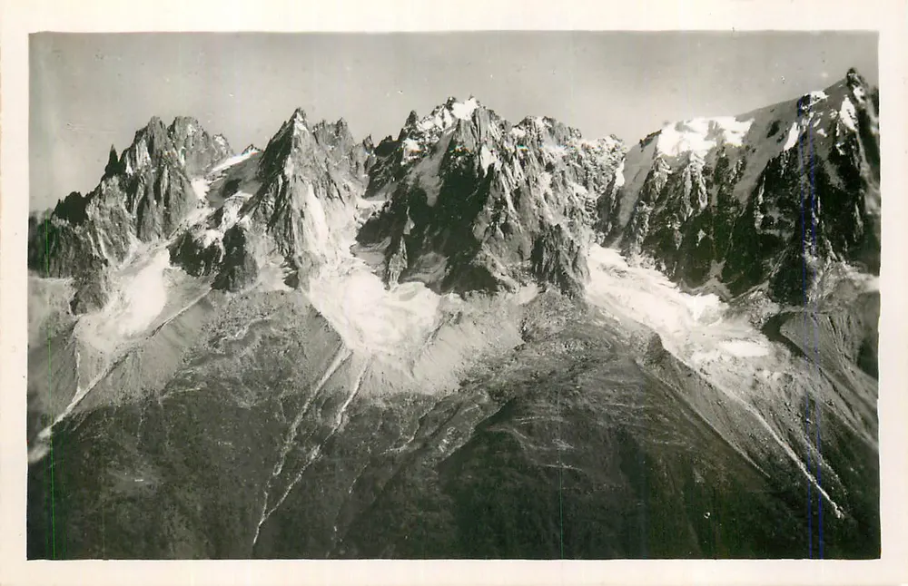 Monte Bianco e le Aiguilles Rouges — vista aerea — editore sconosciuto, numero di serie non leggibile - Recto
