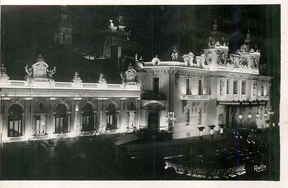 Palácio da Méditerâneo — vista noturna — Rella - Frente
