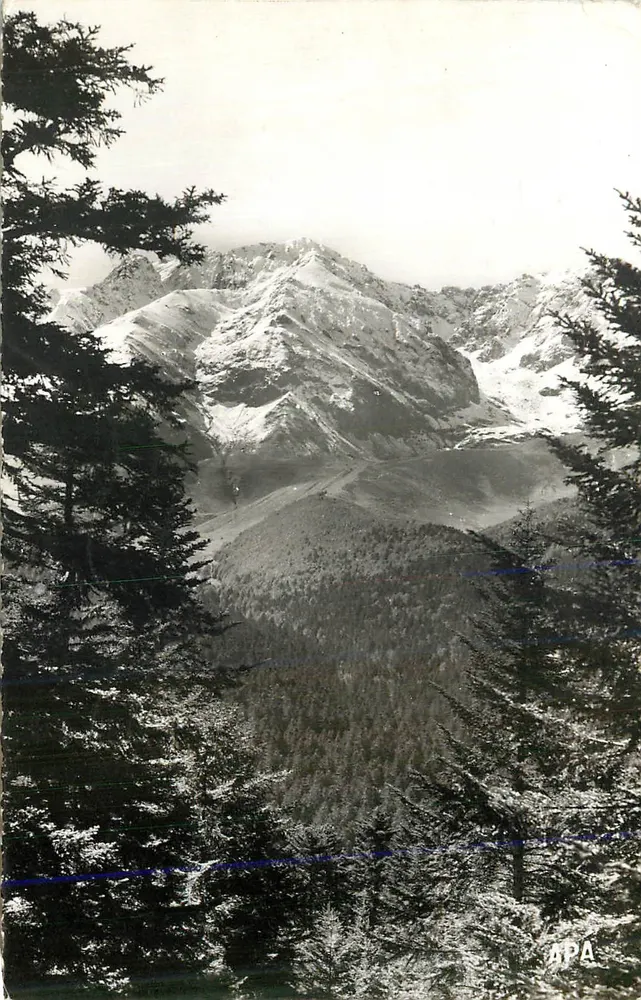 Ansicht der schneebedeckten Berge — APA - Vorderseite
