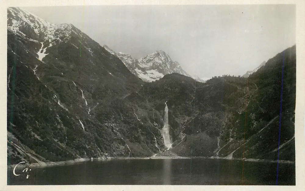 Castelo da Cascata — Visão panorâmica — Cai - Frente