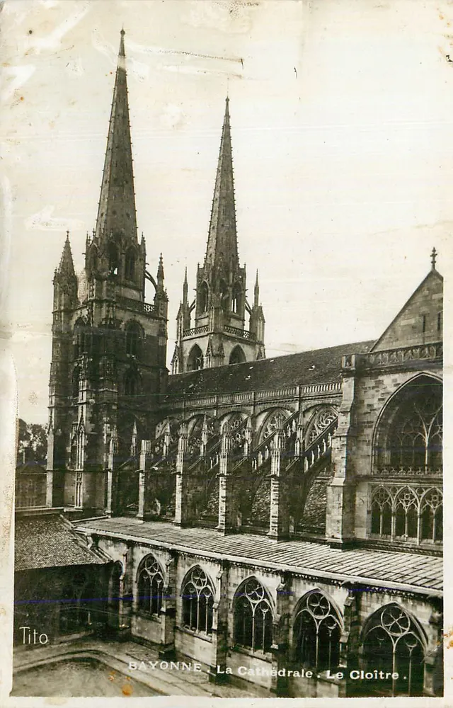 Bayonne. A Catedral. O Claustro — Tito - Frente