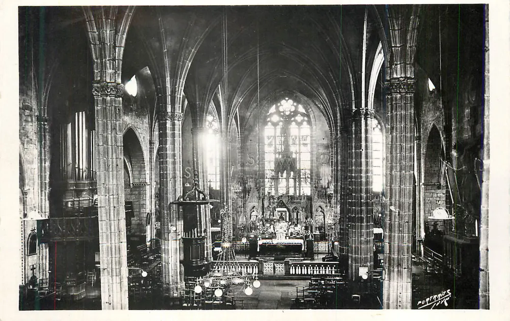 Intérieur de la cathédrale — vue de la nef et du chœur — Copyrights 1906 - Recto