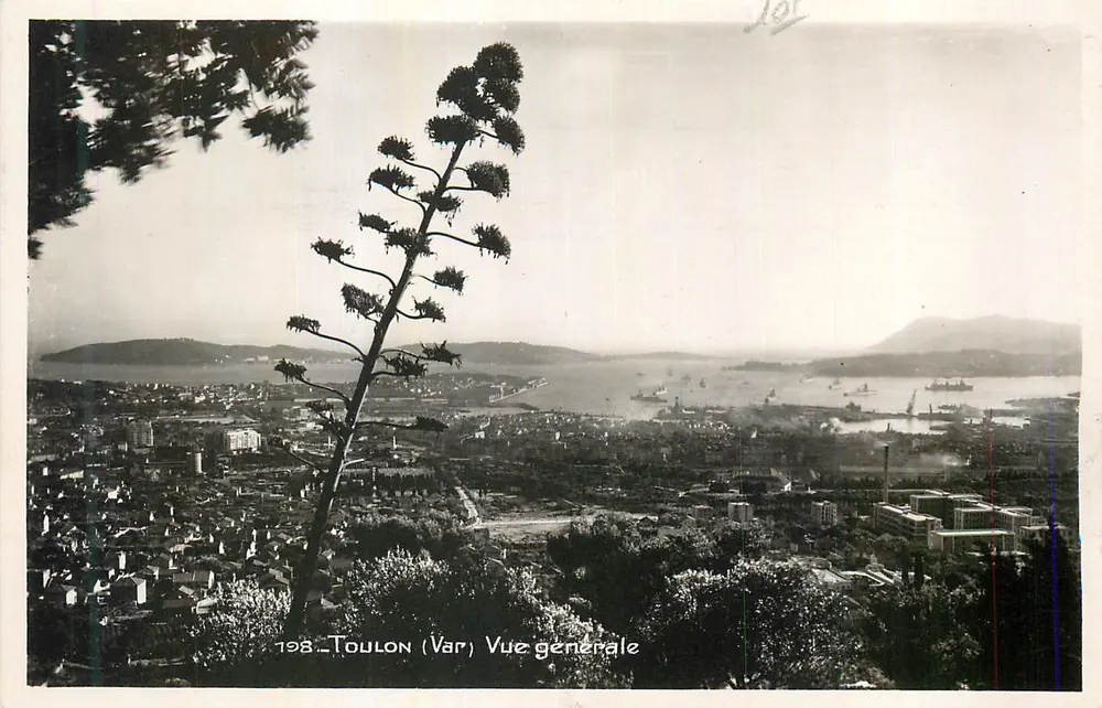 Toulon (Var) — Vista geral — editor e n° de série não legíveis - Frente