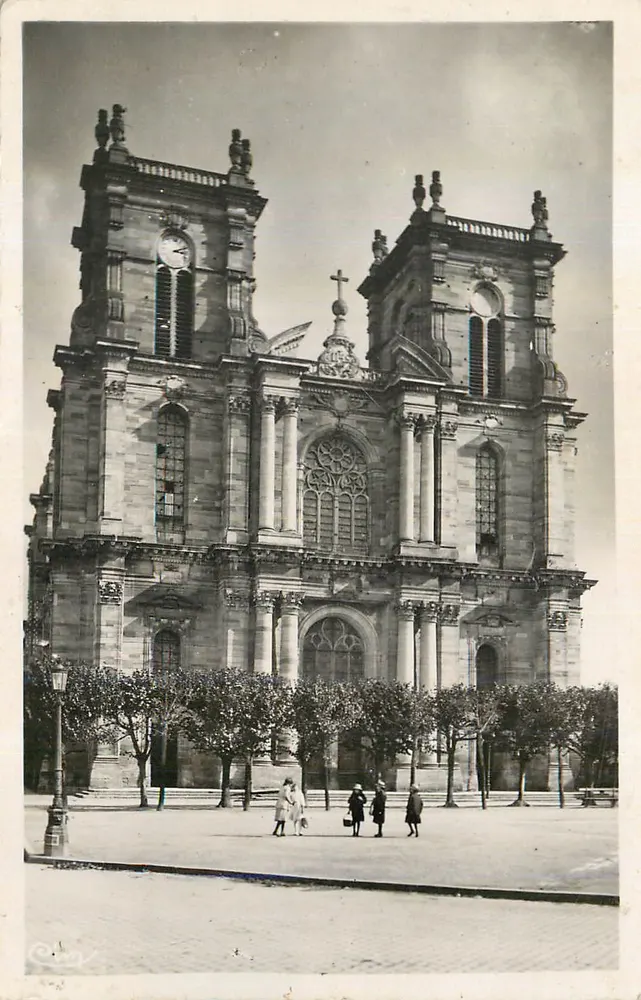 Cathédrale Notre-Dame de Strasbourg — vue de la façade — éditeur Can - Recto