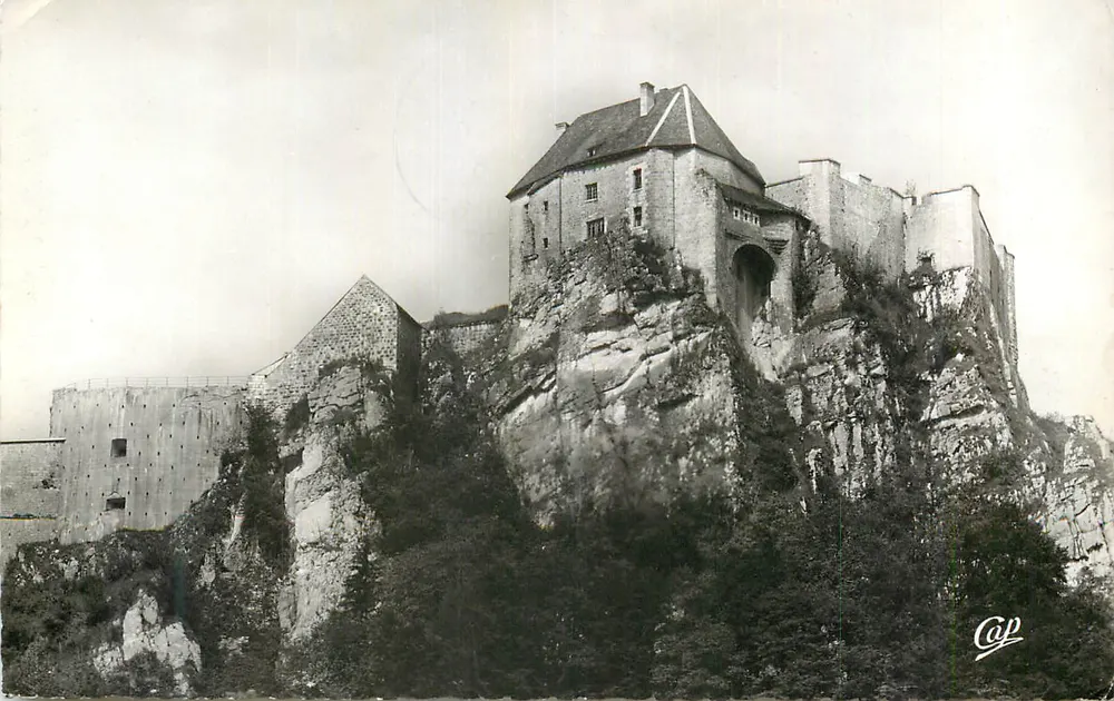 Castelo da Roche — vista panorâmica — editor Cap - Frente
