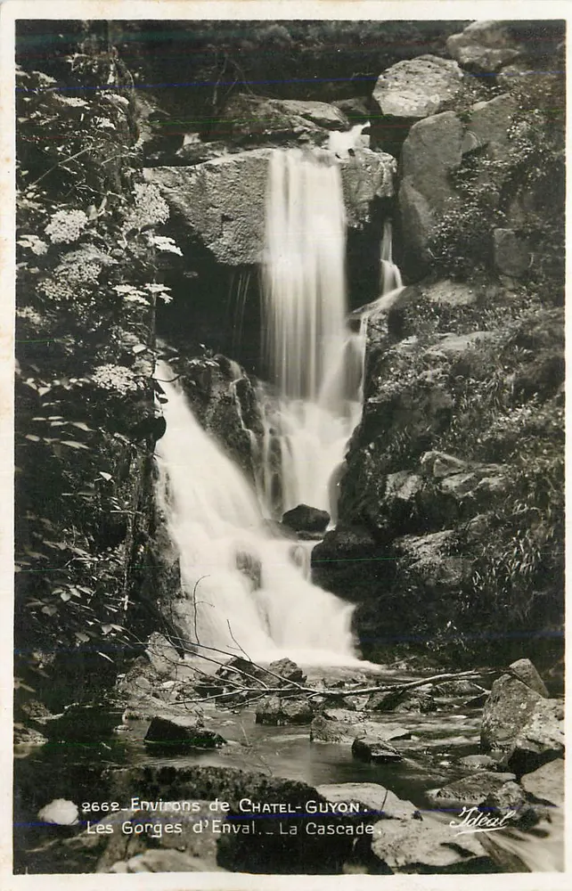 As Gorges de Enval - A Cascata — Environs de Châtel-Guyon — Editor Tibial, n° 2662 - Frente