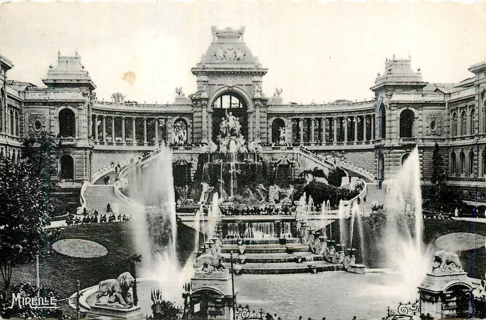 Fundação da cidade — Fonte monumental — Mireille, editor - Frente