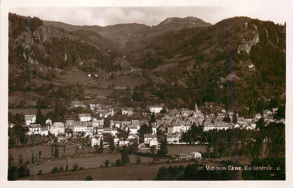 Vic-sur-Cère — Vista Geral — editor LL, n° 17 - Frente