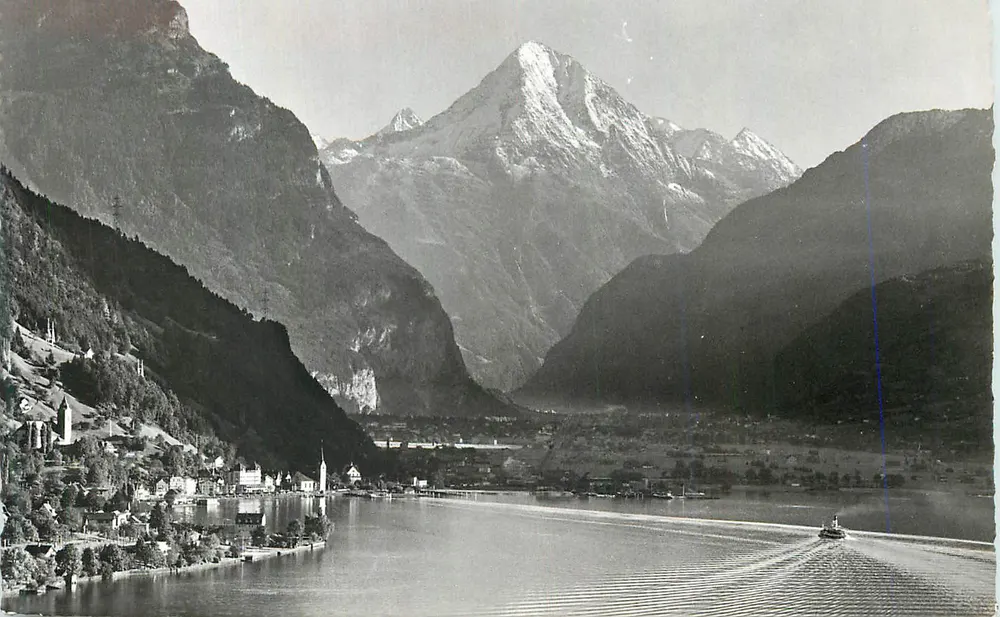 Lake Thoune — panoramic view with snow-capped mountains — publisher not visible - Front