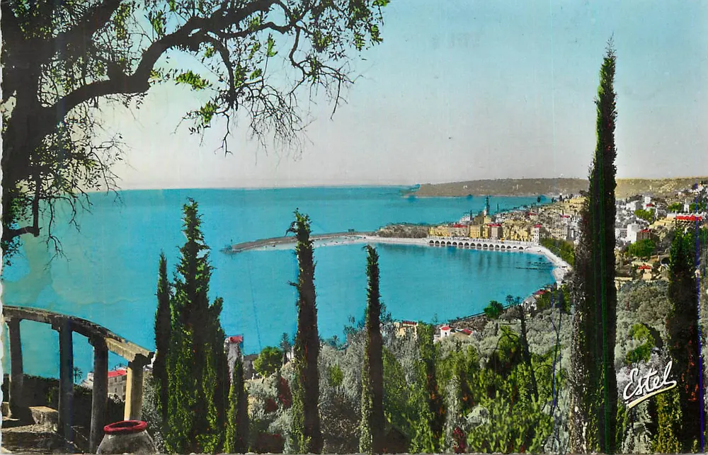 Vista da baía de Sainte-Marguerite — Estel - Frente