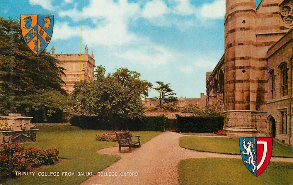 Trinity College visto do Balliol College, Oxford — vista do jardim com trilha e banco - Frente