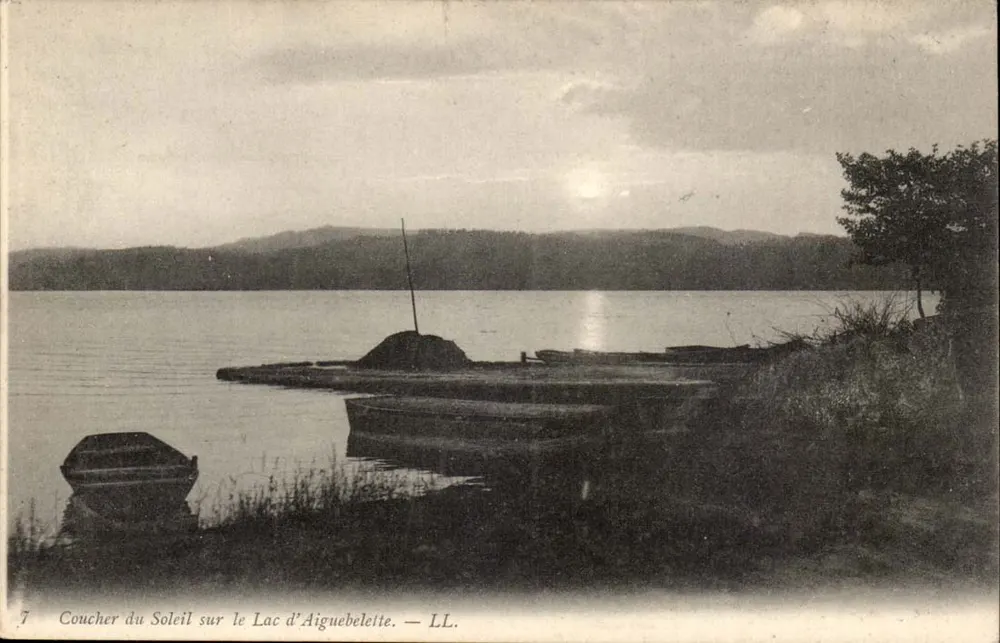 Pôr do sol no Lago d'Aiguebelette — LL. n°7 - Frente
