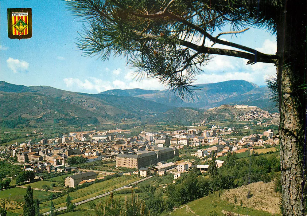 Seu d'Urgell — vista panorâmica a partir de um pinheiro — editor não identificado - Frente