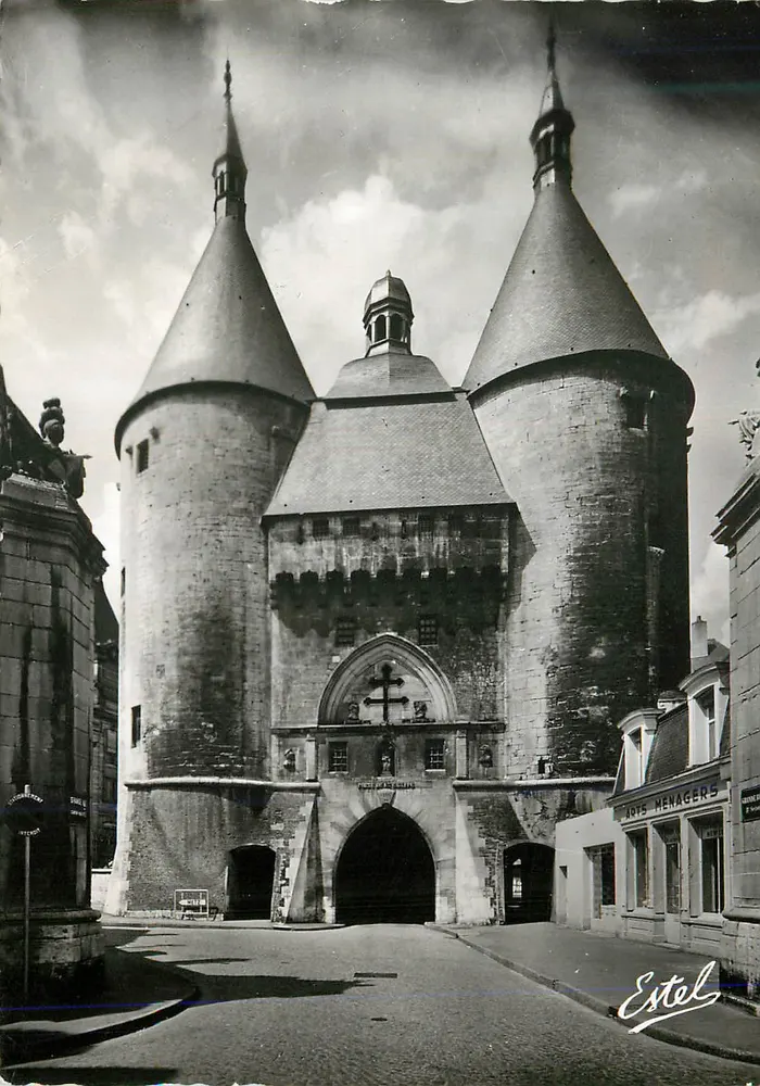 Porta da Igreja — Porta São João — Estel - Frente