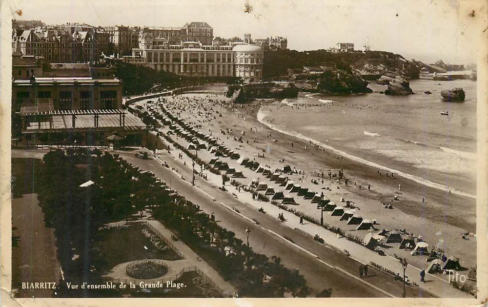 Biarritz — Vista geral da Grande Praia — Tifo - Frente