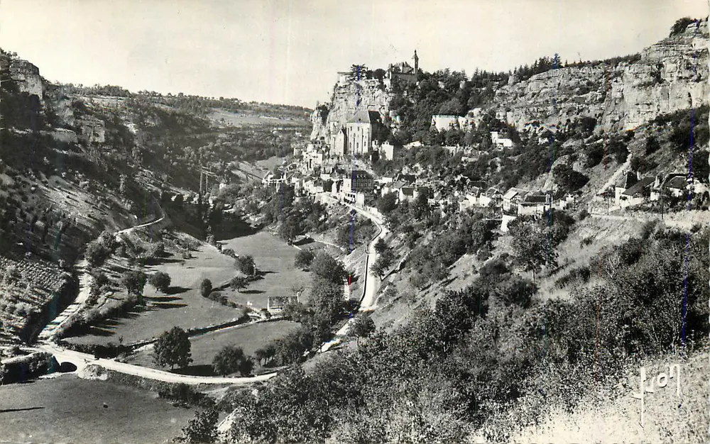 Cidade aconchegada em um canyon — vista panorâmica — editor J. Léon, n° 101 - Frente