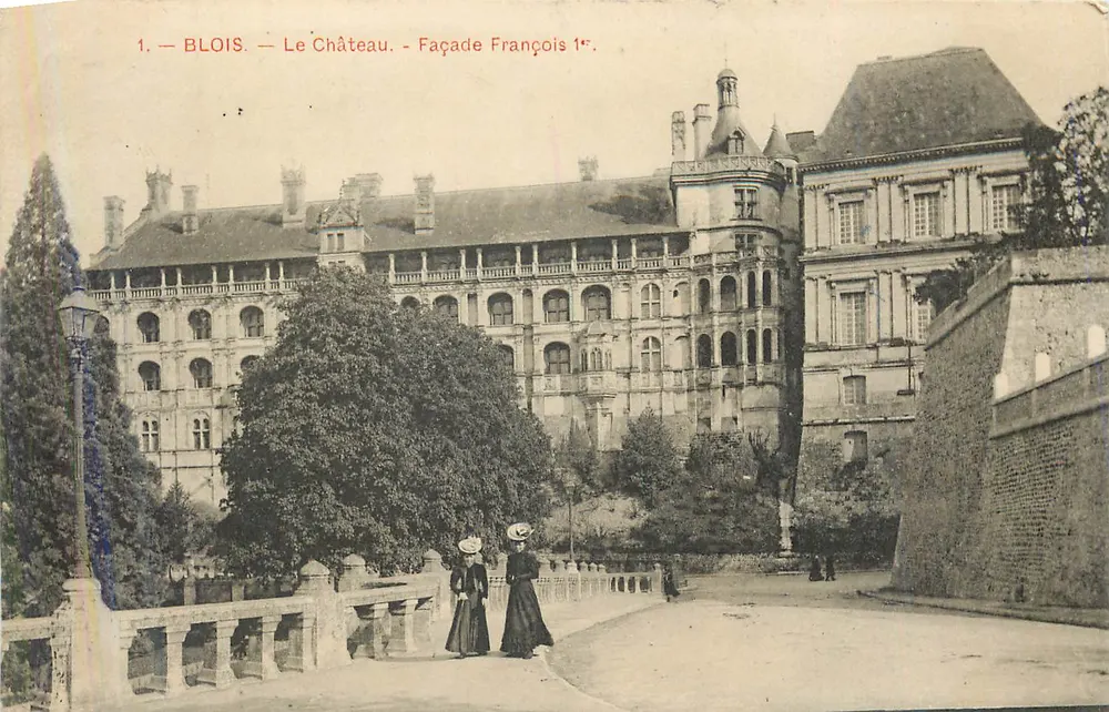 Blois — Le Château — Façade François 1er - Recto