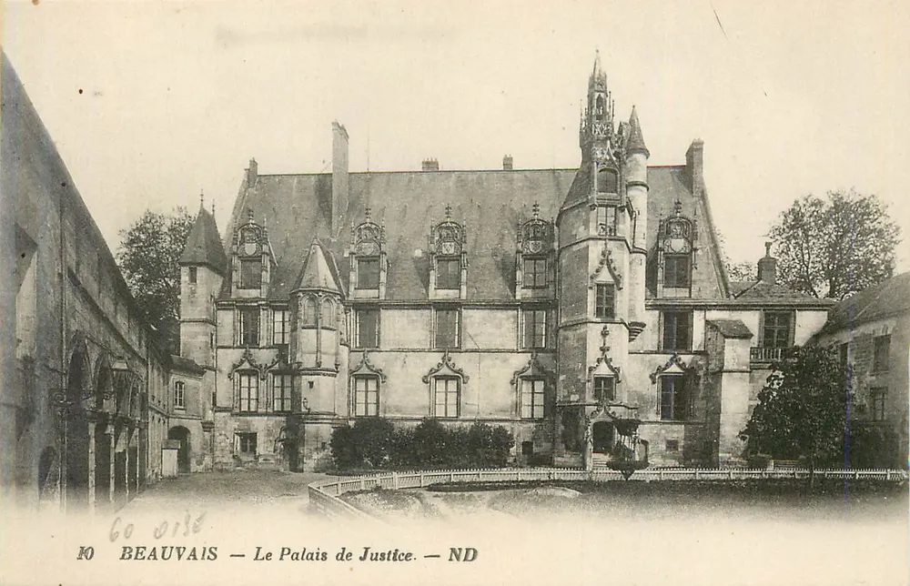 Beauvais — O Palácio de Justiça — ND - Frente
