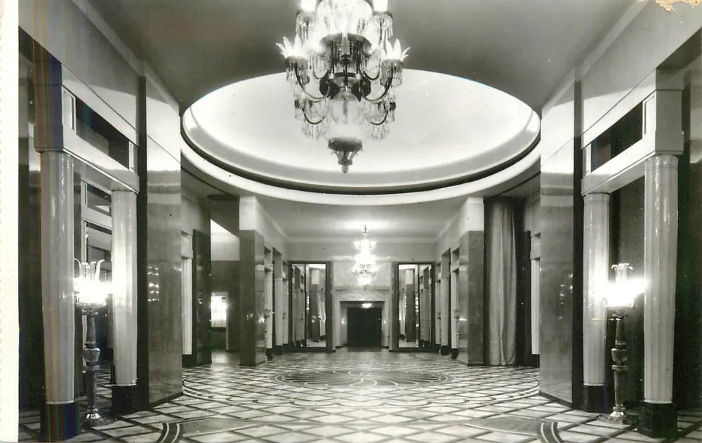 Hall d'entrée d'un hôtel — style Art Déco — éditeur inconnu - Recto
