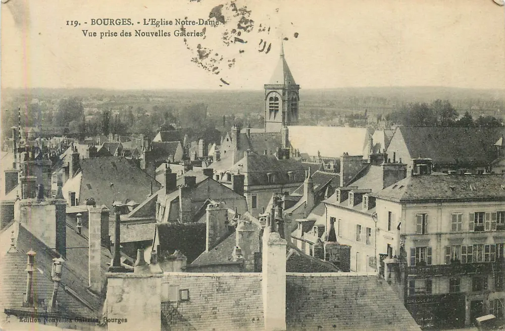 Bourges - Die Kirche Notre-Dame - Ansicht aus den Nouvelles Galeries - Vorderseite