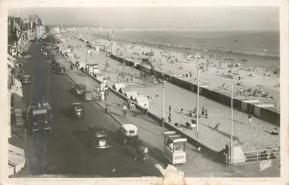 Praia animada — vista geral — editor desconhecido - Frente
