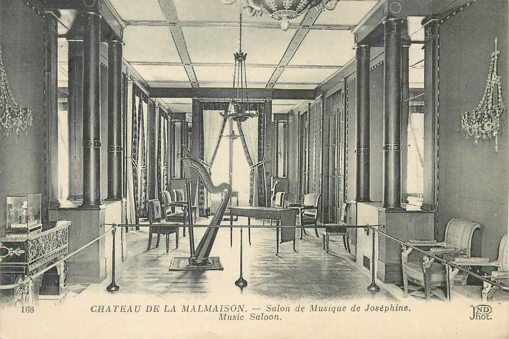 Schloss La Malmaison — Musiksalon von Joséphine - Vorderseite
