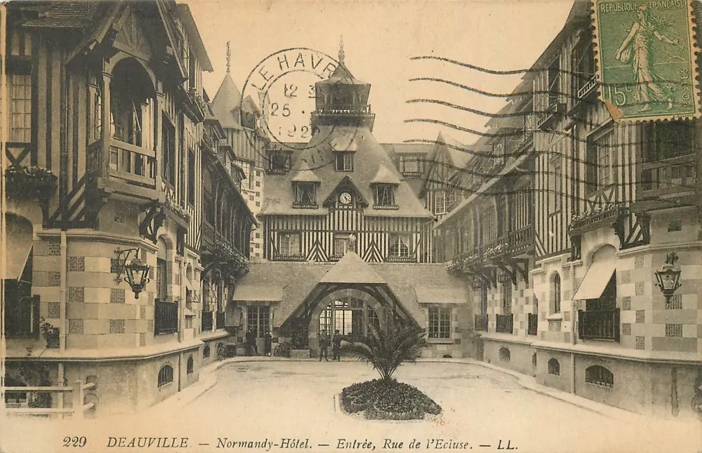 Deauville — Hotel Normandy — Entrada, Rue de l’Ecluse — L.L. - Anverso